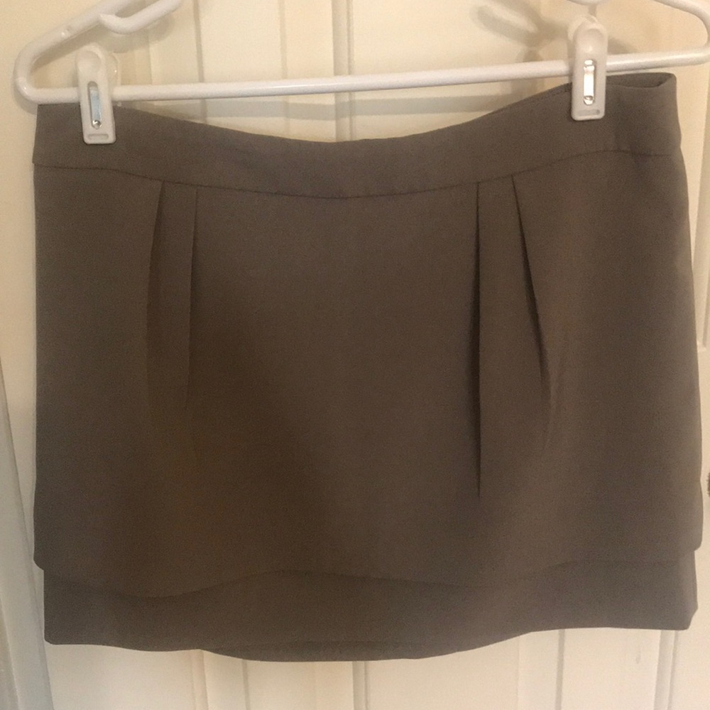 Express skirt taupe size 6.